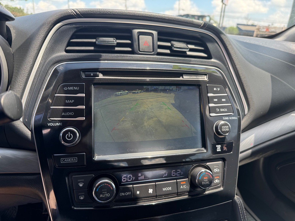 2016 Nissan Maxima Image 11