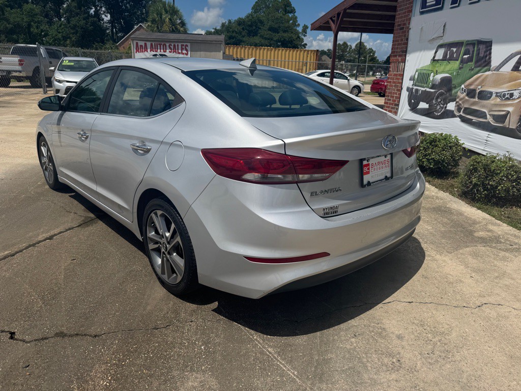 2017 Hyundai Elantra Image 4