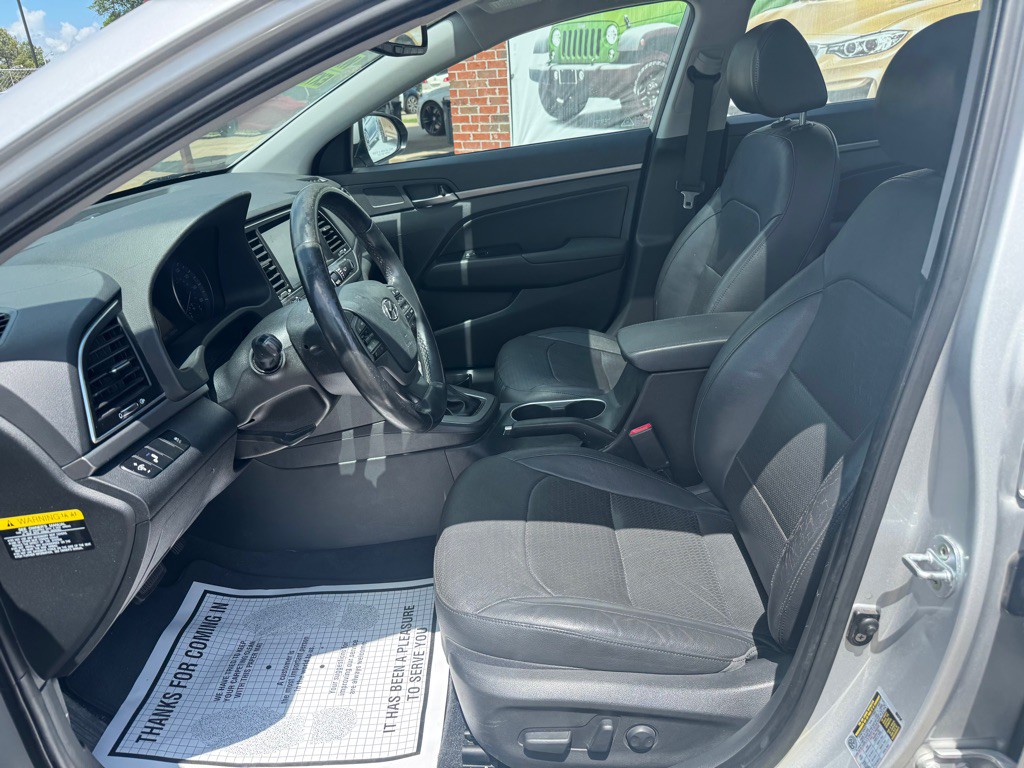 2017 Hyundai Elantra Image 6