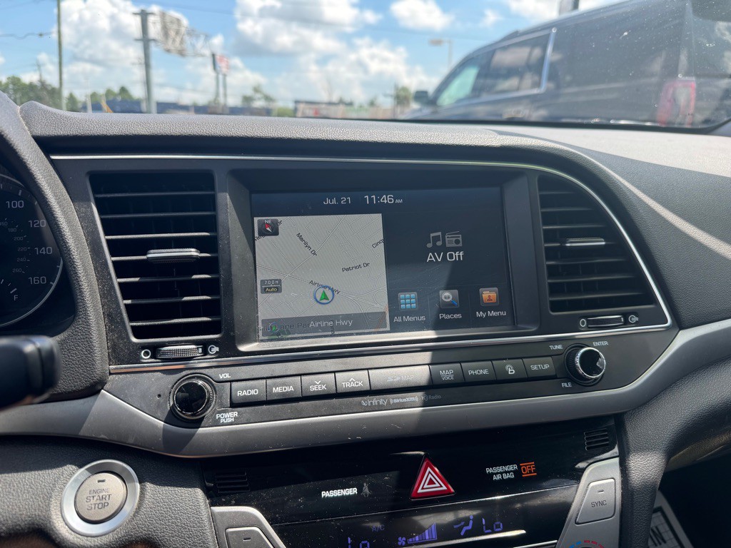 2017 Hyundai Elantra Image 10