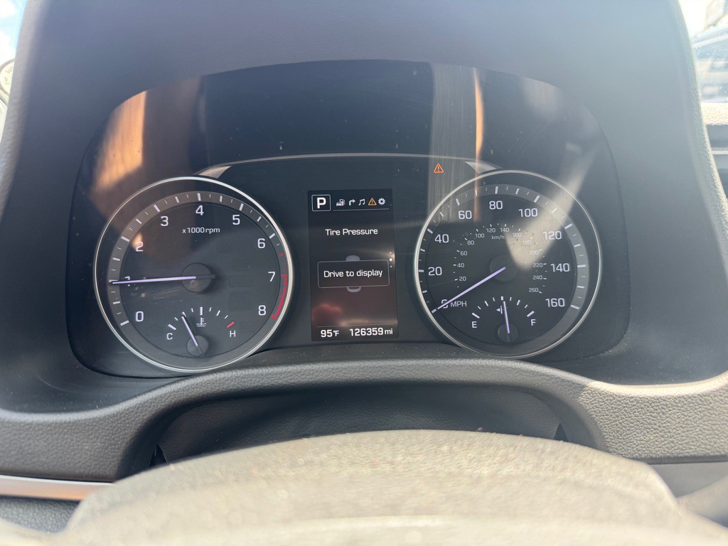 2017 Hyundai Elantra Image 11