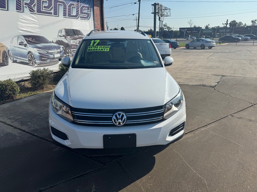 2017 Volkswagen Tiguan Image 2