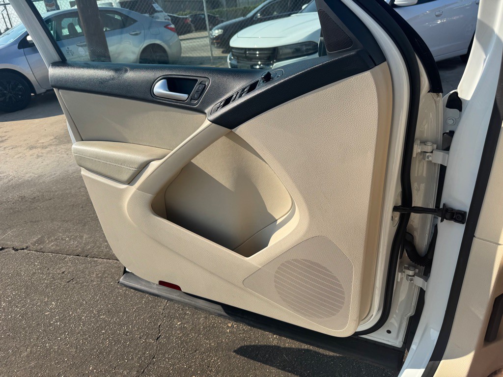 2017 Volkswagen Tiguan Image 8