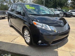 Image for 2014 Toyota Sienna XLE ID: 6718954