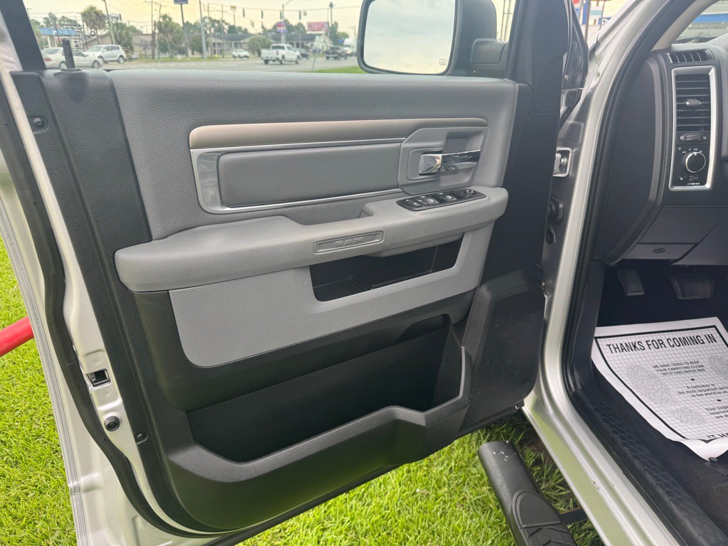 2017 RAM 1500 Image 12