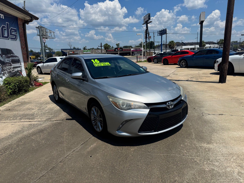 2016 Toyota Camry Image 3