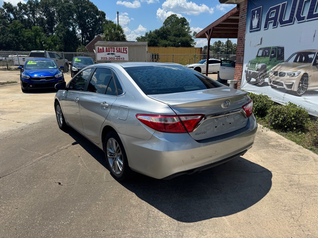 2016 Toyota Camry Image 6