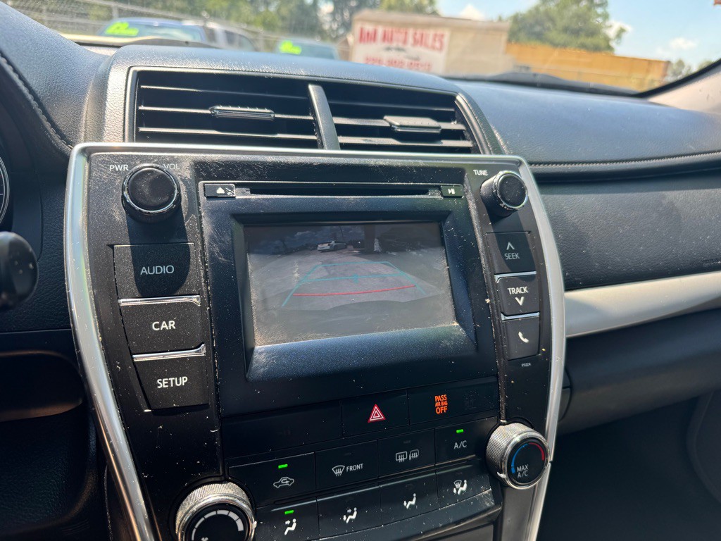 2016 Toyota Camry Image 9