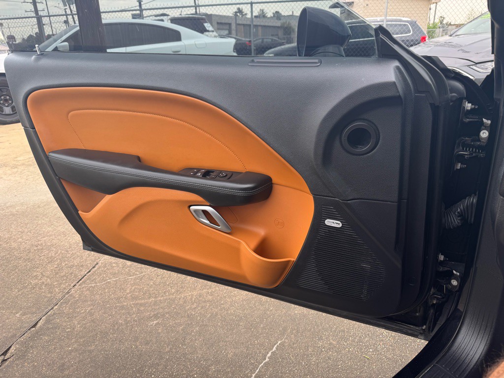 2019 Dodge Challenger Image 6