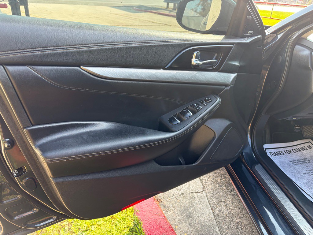 2017 Nissan Maxima Image 8