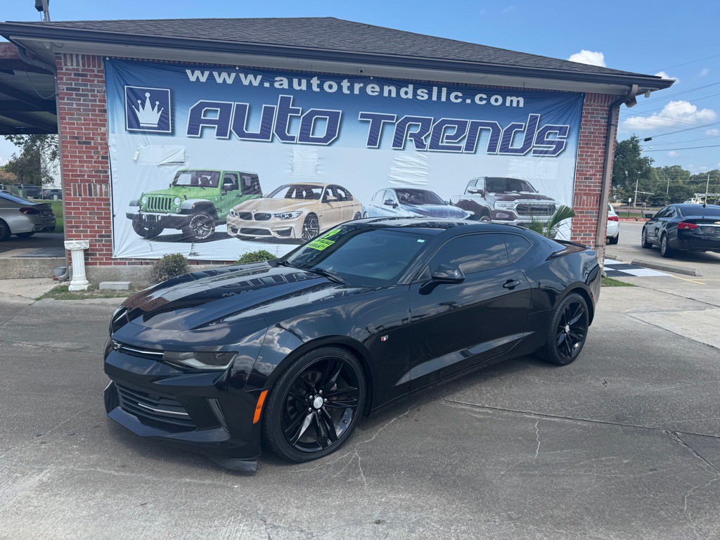 2017 Chevrolet Camaro Image 1