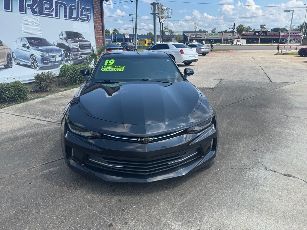2017 Chevrolet Camaro Image 2