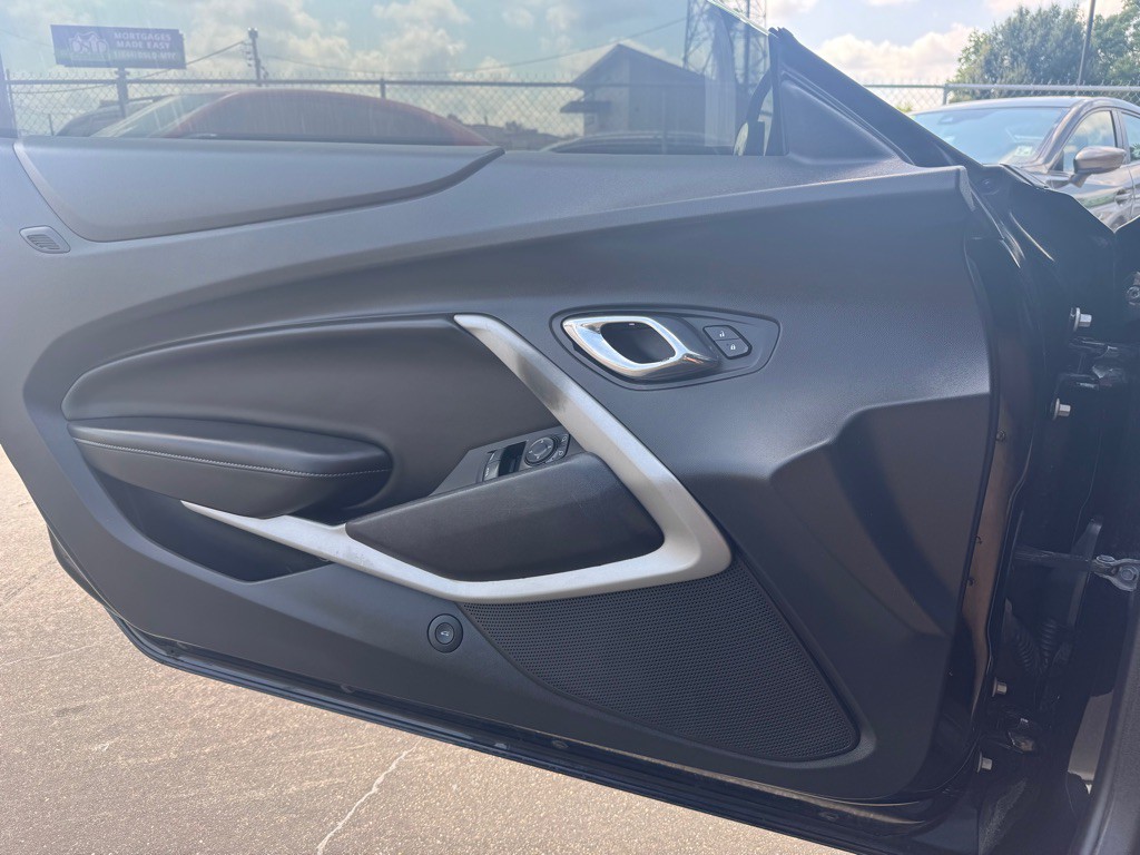 2017 Chevrolet Camaro Image 7
