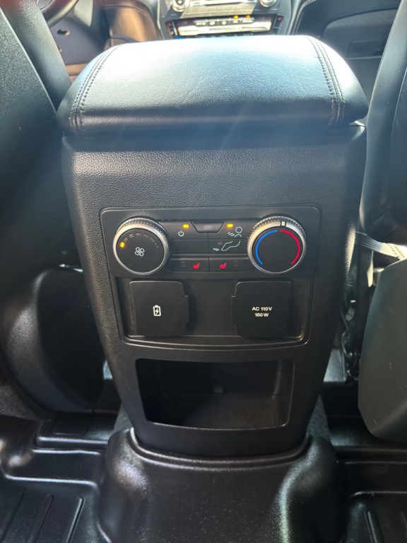 2020 Ford Explorer Image 16