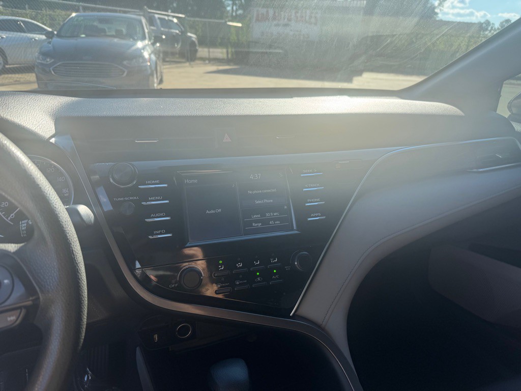 2018 Toyota Camry Image 10