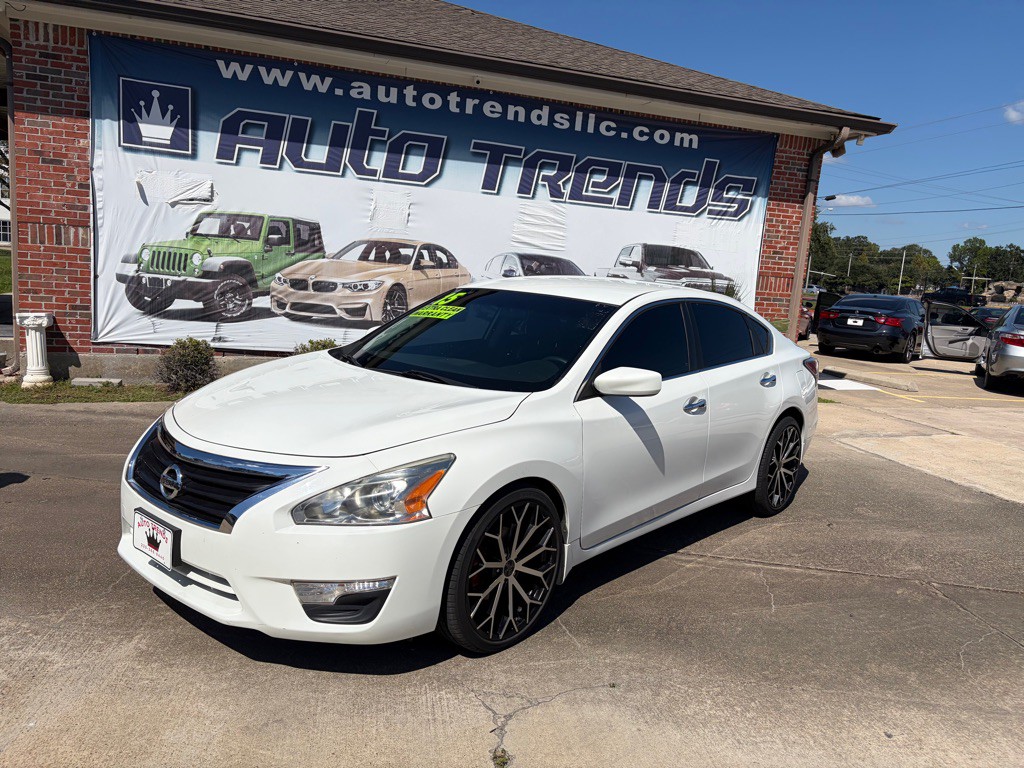 2015 Nissan Altima Image 1