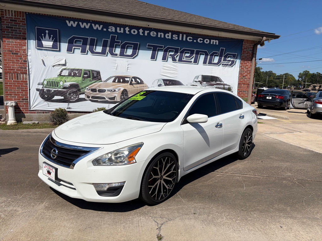 2015 Nissan Altima Image 4