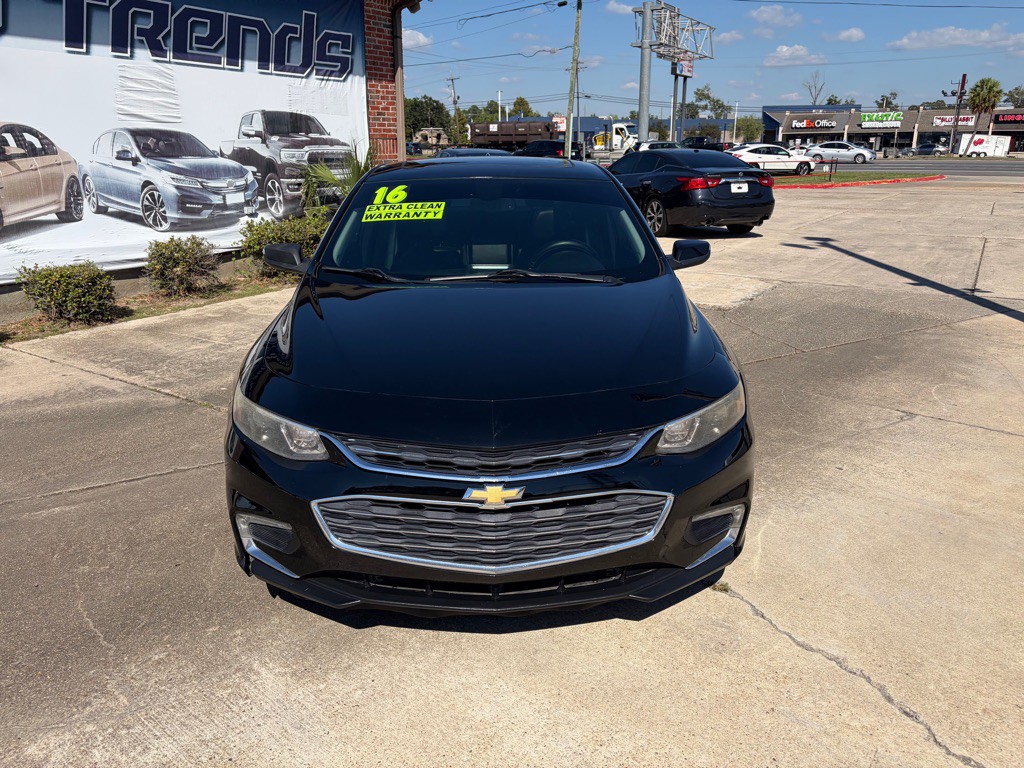 2016 Chevrolet Malibu Image 2