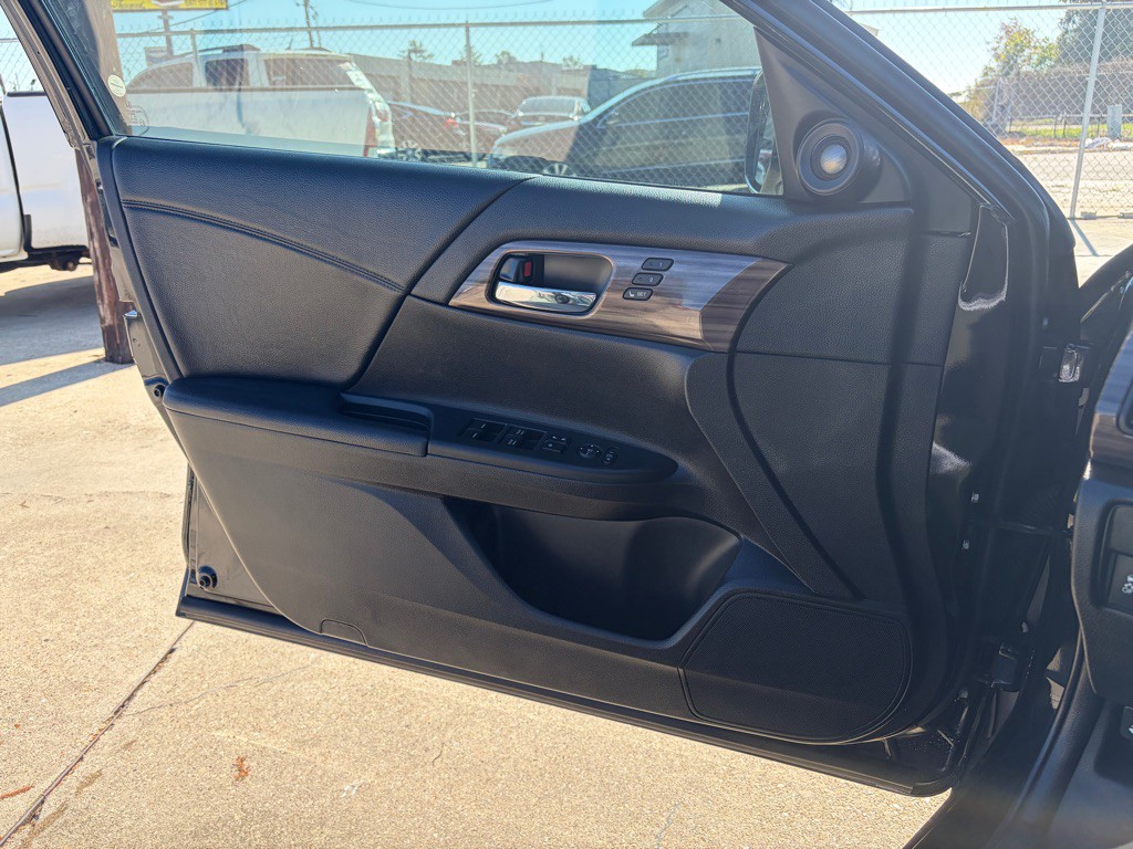 2016 Honda Accord Image 8