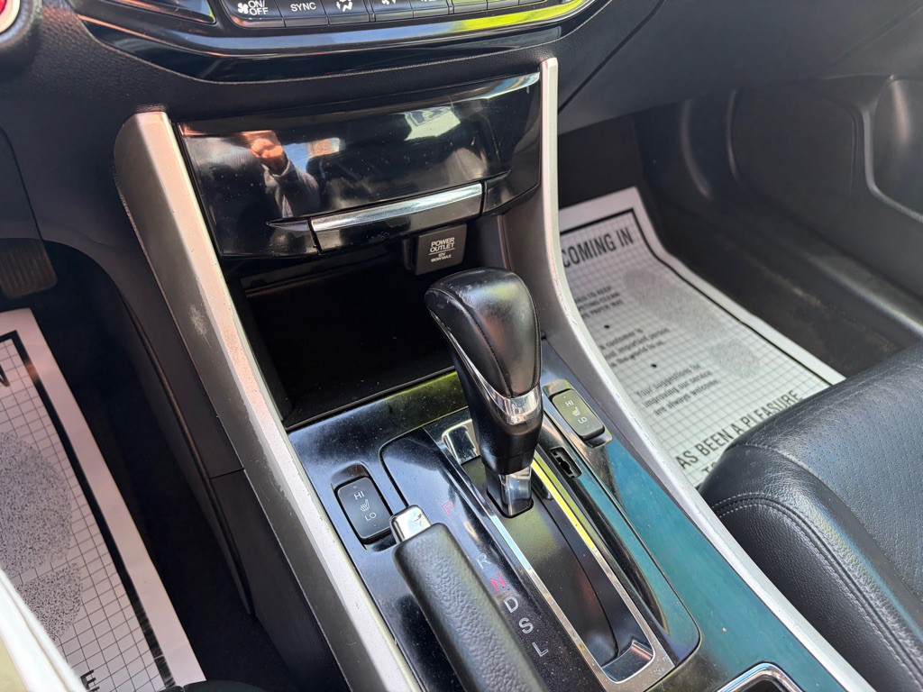 2016 Honda Accord Image 10