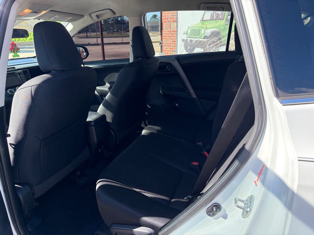 2018 Toyota Rav4 Image 6