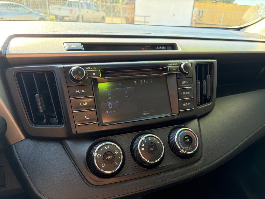 2018 Toyota Rav4 Image 9