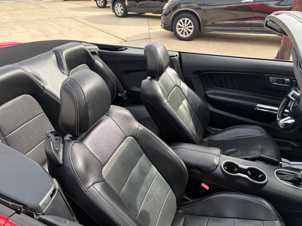 2020 Ford Mustang Image 4