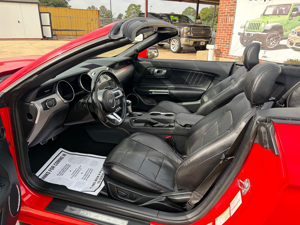 2020 Ford Mustang Image 7