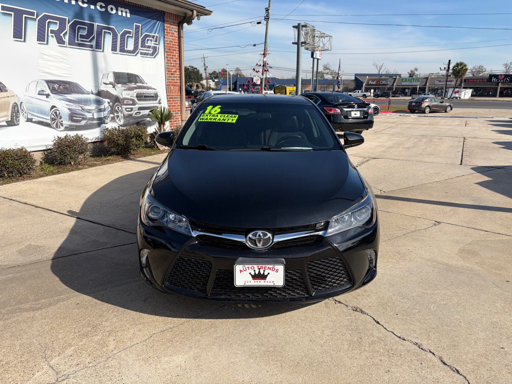 2016 Toyota Camry Image 2