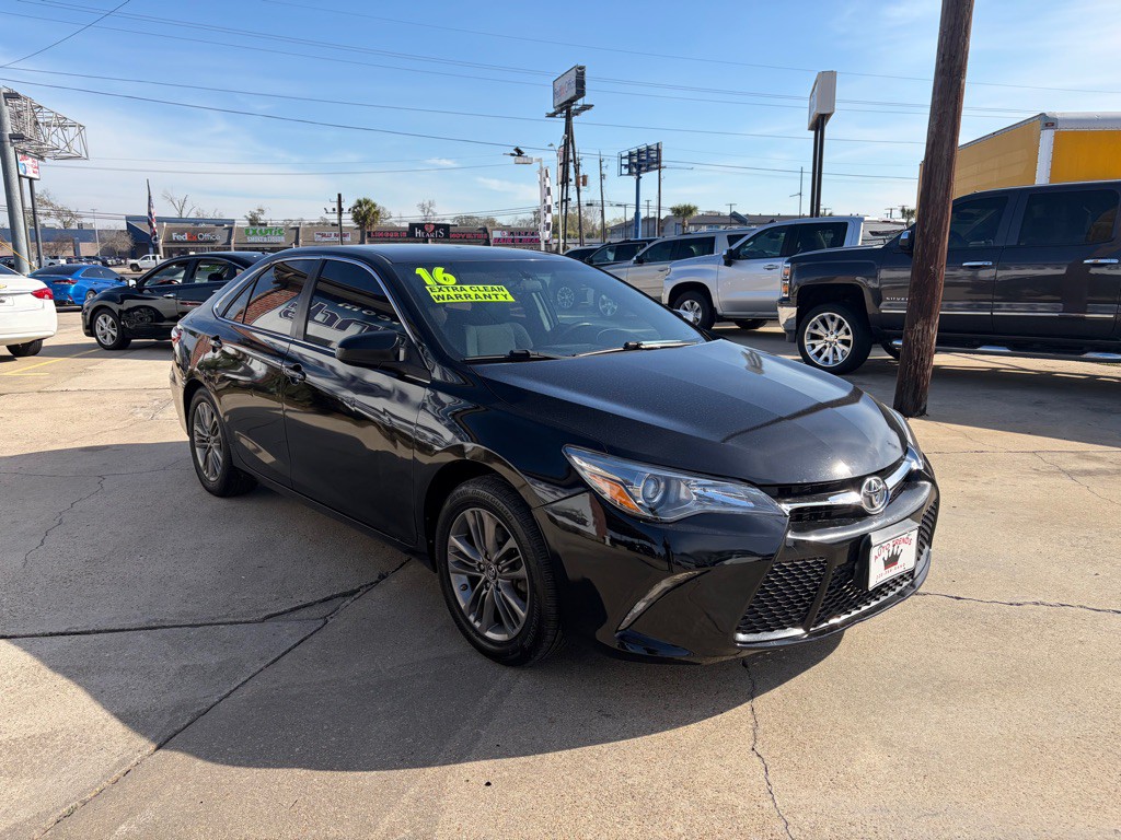 2016 Toyota Camry Image 3