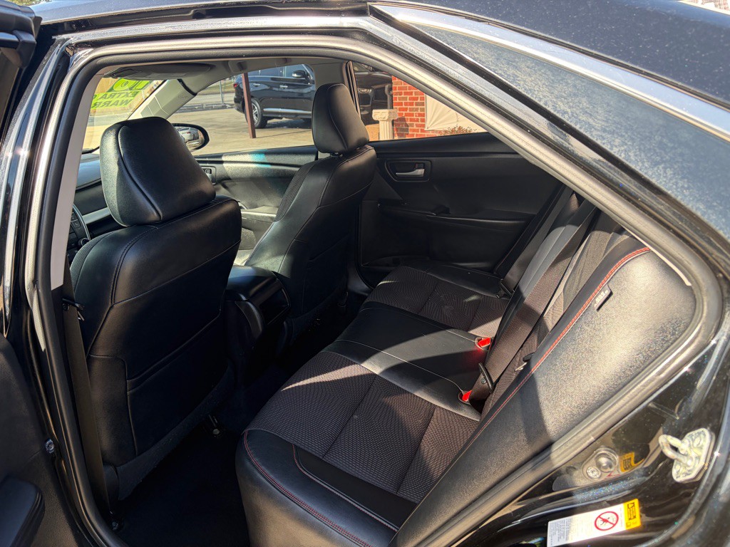 2016 Toyota Camry Image 7