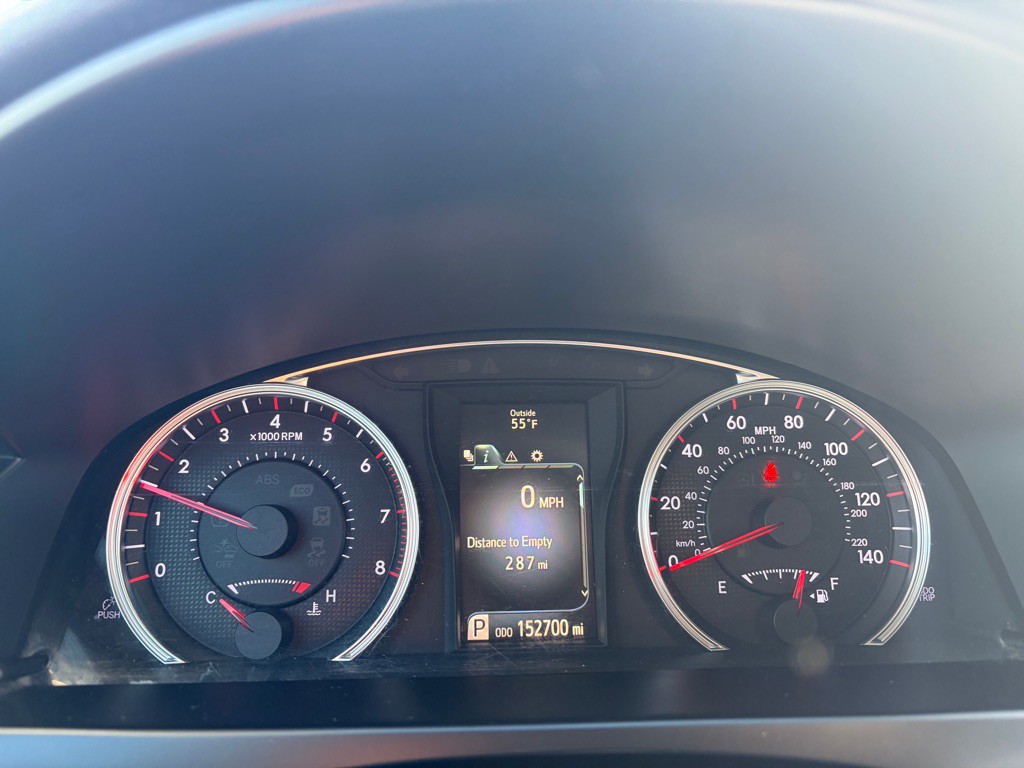 2016 Toyota Camry Image 10