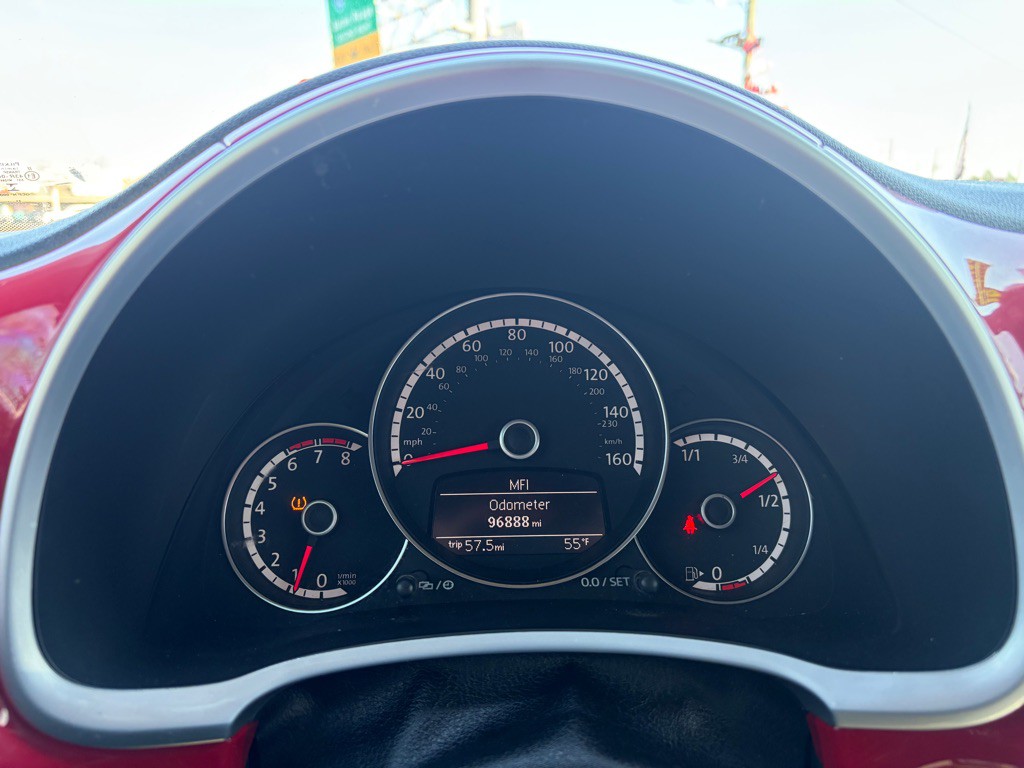 2016 Mercedes-Benz E-Class Image 6