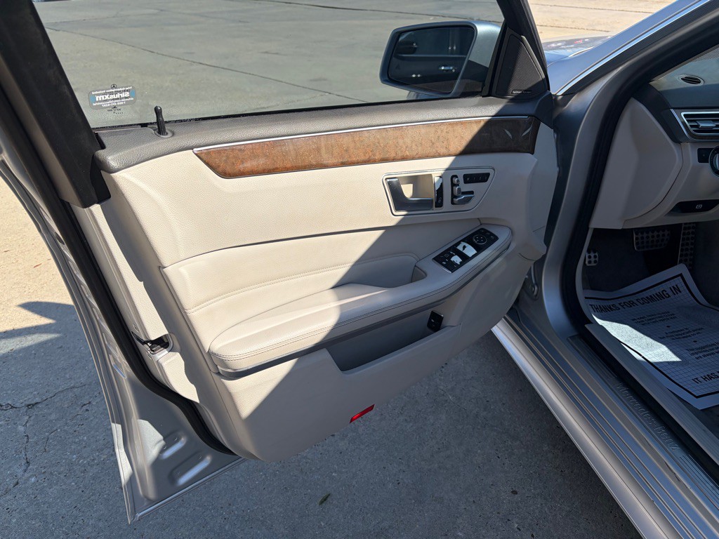 2016 Mercedes-Benz E-Class Image 11
