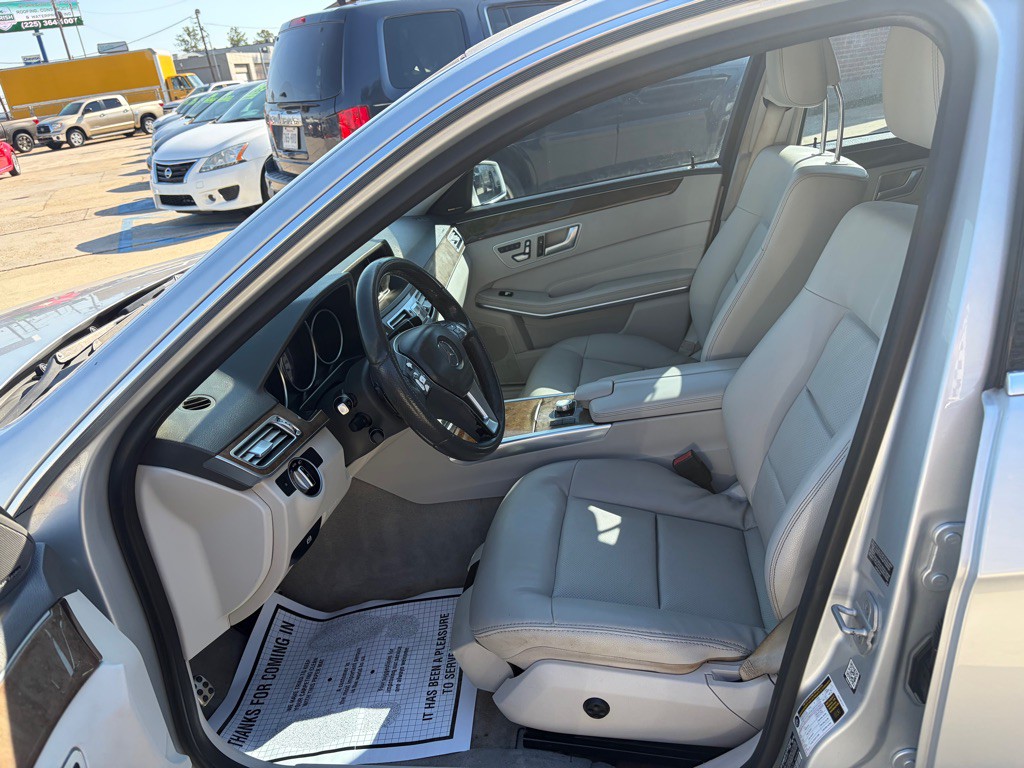 2016 Mercedes-Benz E-Class Image 12