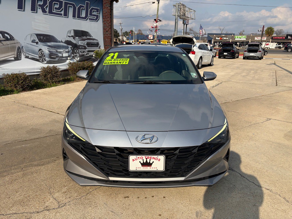 2021 Hyundai Elantra Image 2