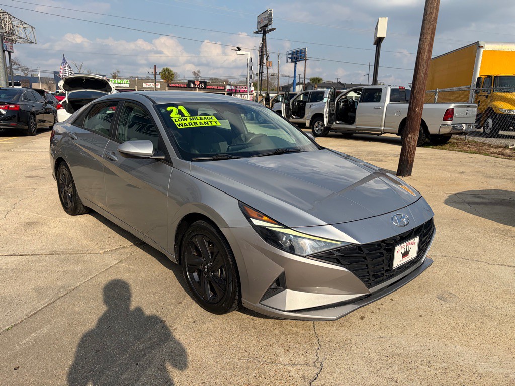 2021 Hyundai Elantra Image 3