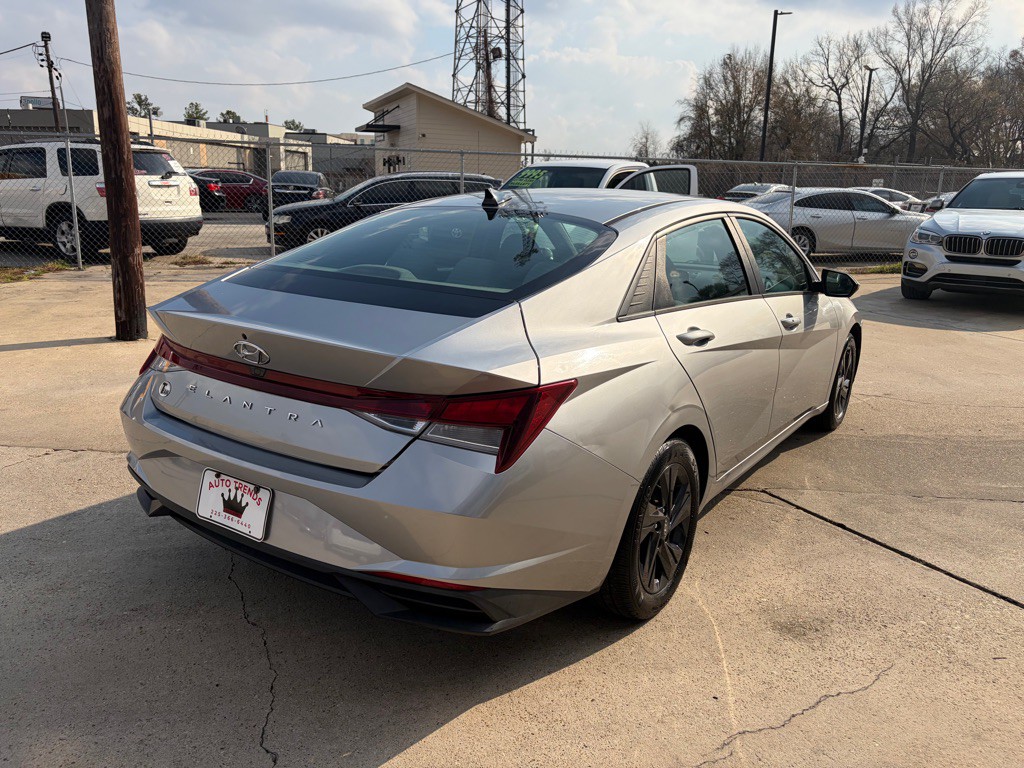 2021 Hyundai Elantra Image 4