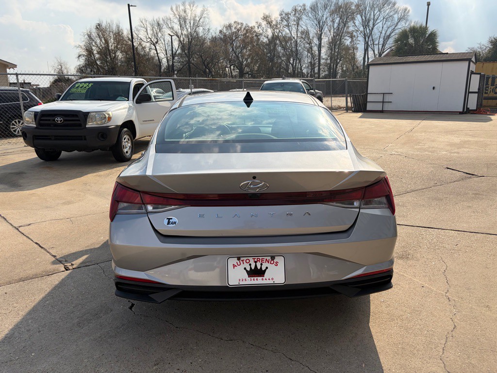 2021 Hyundai Elantra Image 5