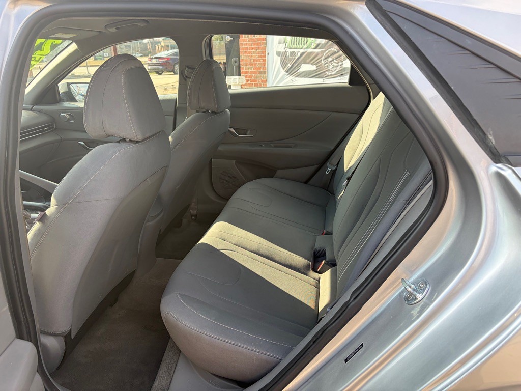 2021 Hyundai Elantra Image 8