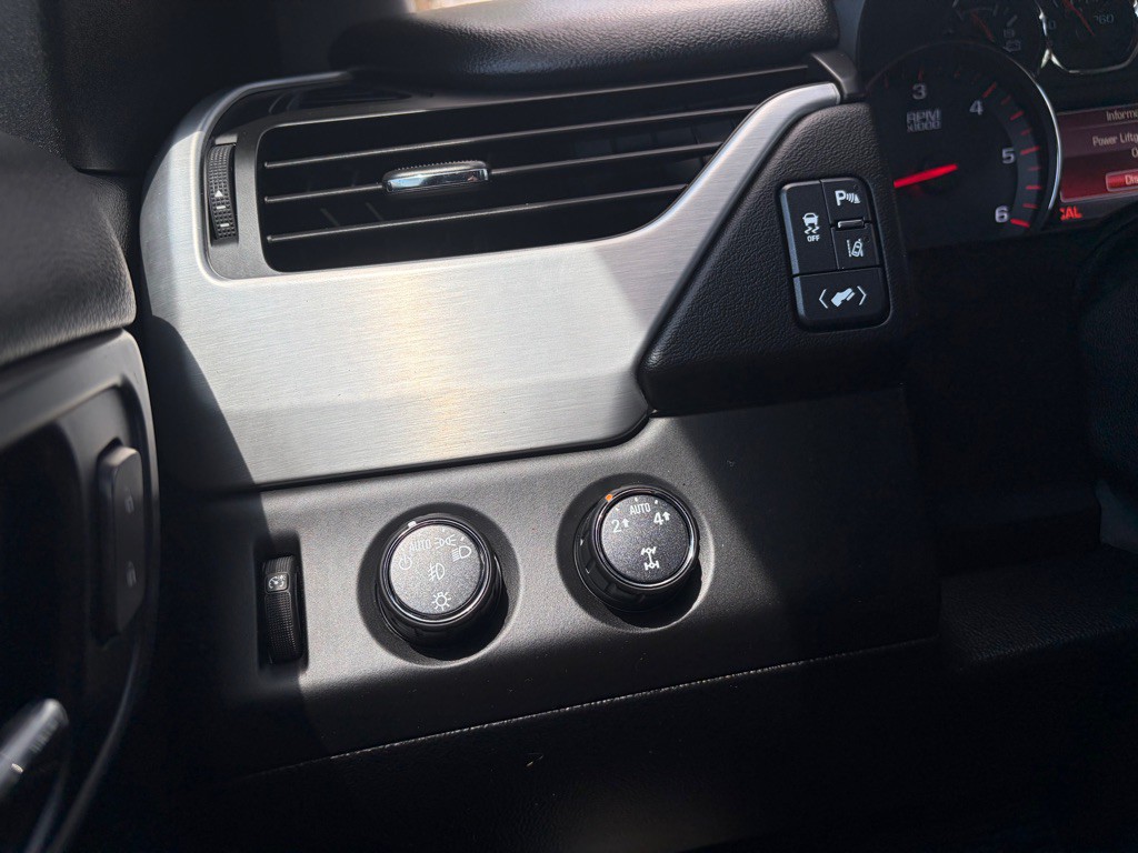 2015 GMC Yukon Image 14