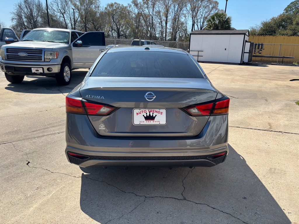 2020 Nissan Altima Image 4