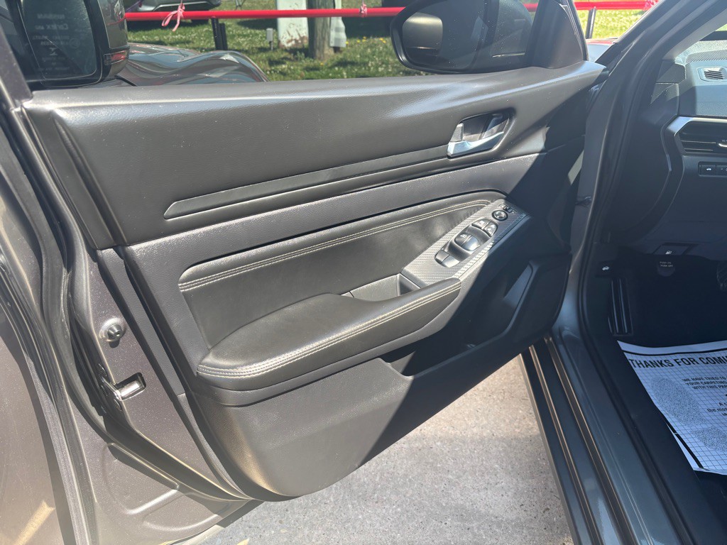 2020 Nissan Altima Image 7