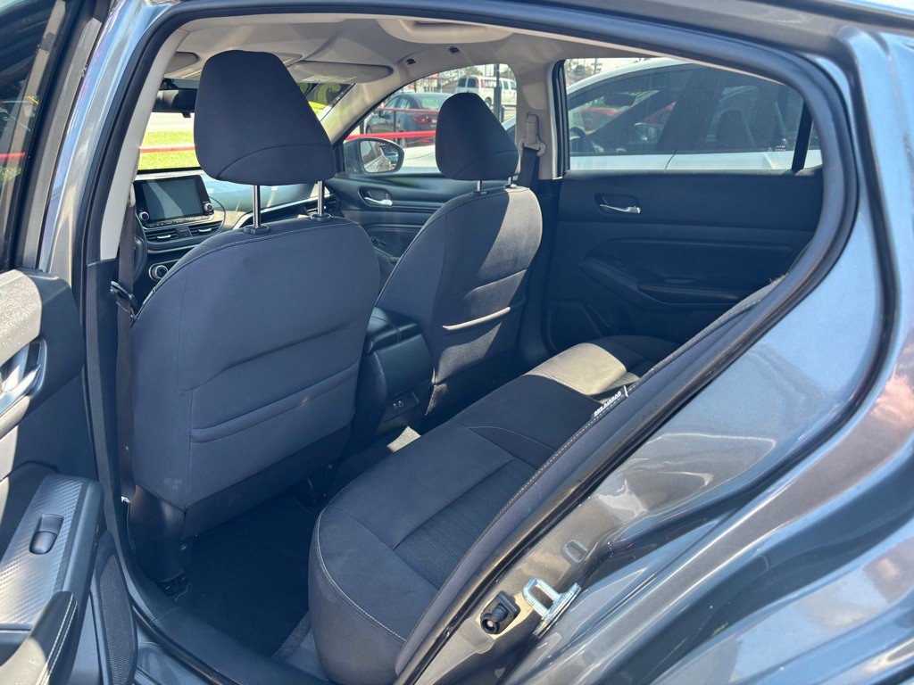 2020 Nissan Altima Image 8