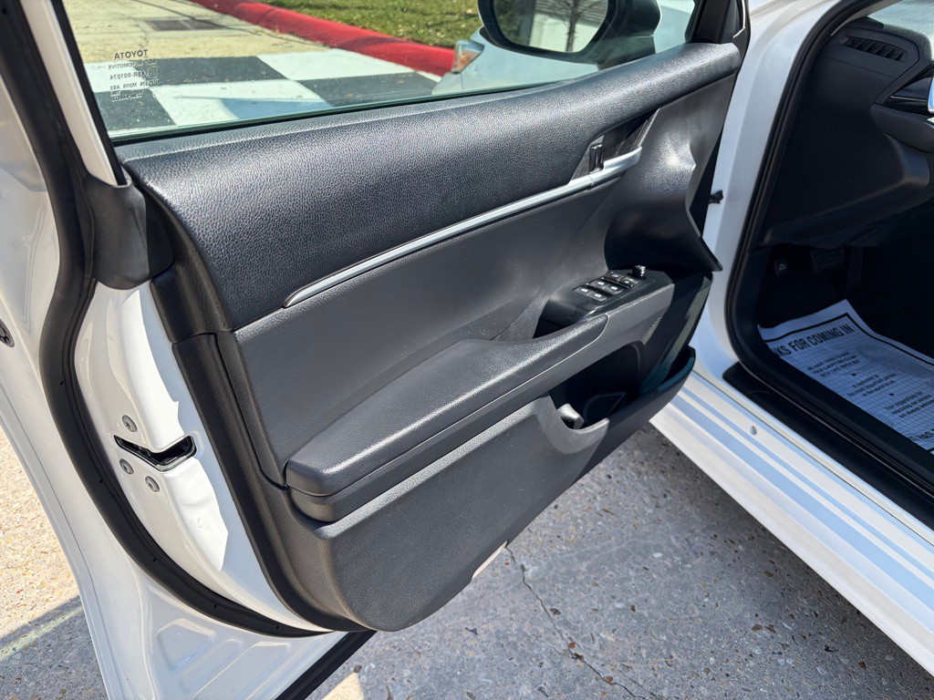 2018 Toyota Camry Image 9