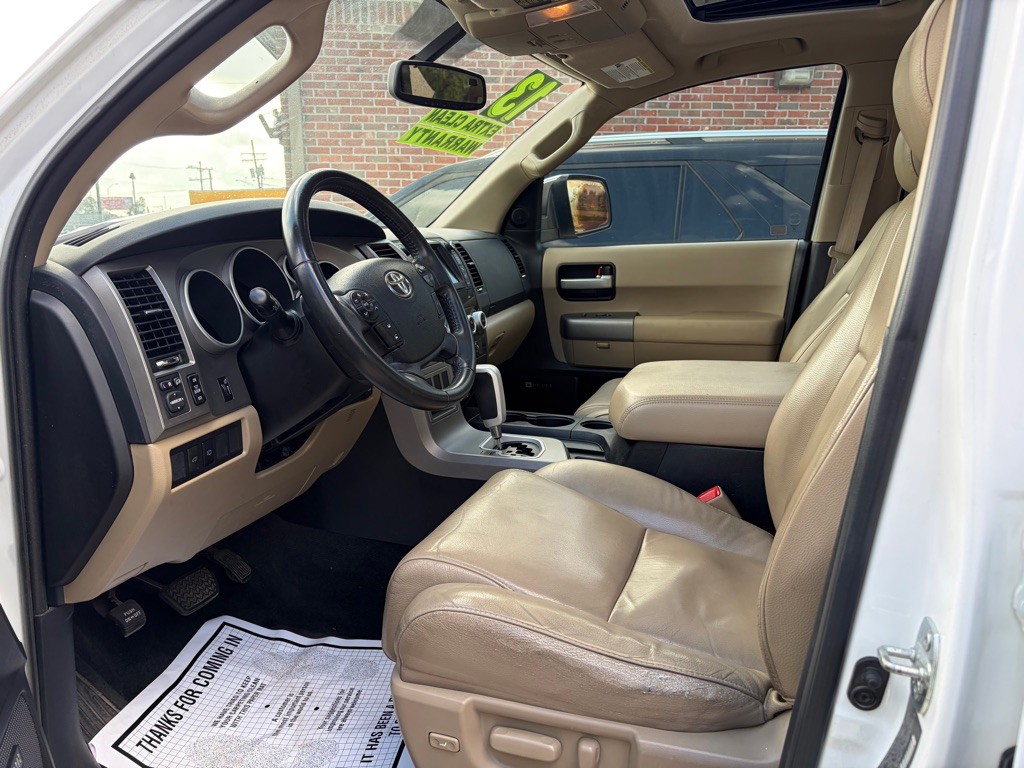 2013 Toyota Sequoia Image 6