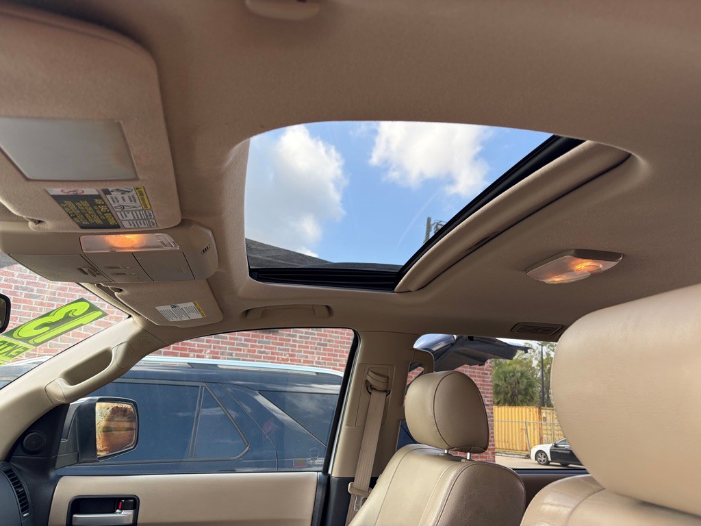 2013 Toyota Sequoia Image 12