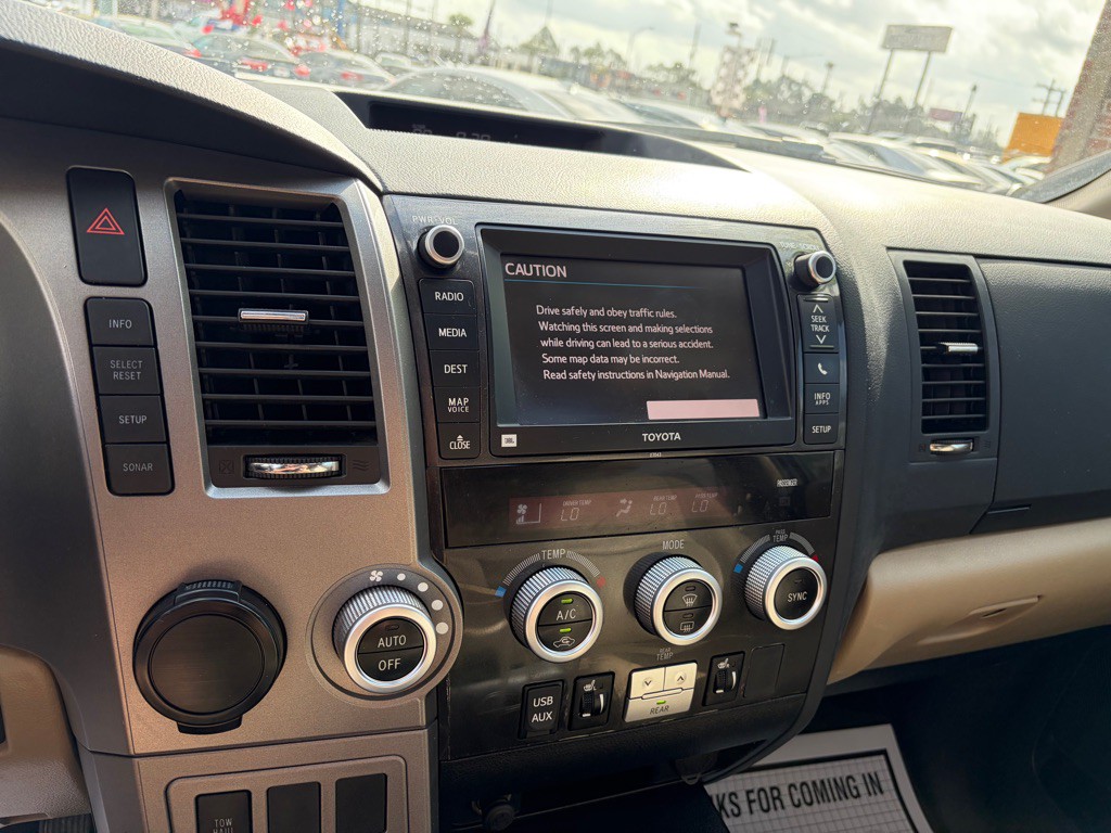 2013 Toyota Sequoia Image 15