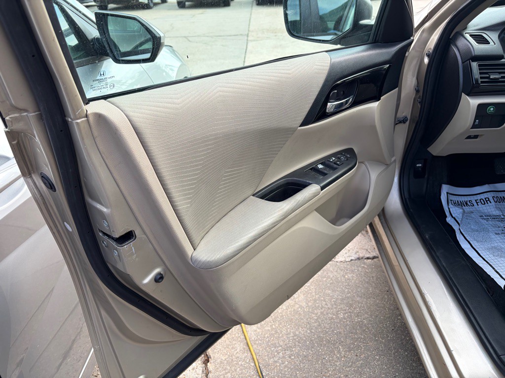 2016 Honda Accord Image 8