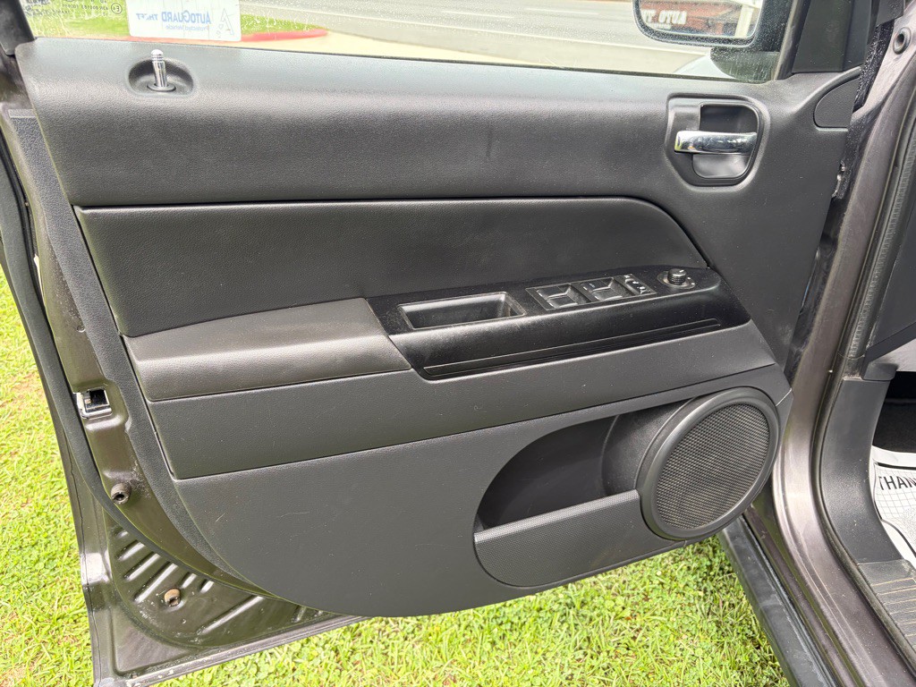 2015 Jeep Compass Image 8